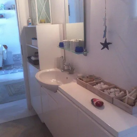 Blue Island Maisonette With Sharing Pool Holiday home *