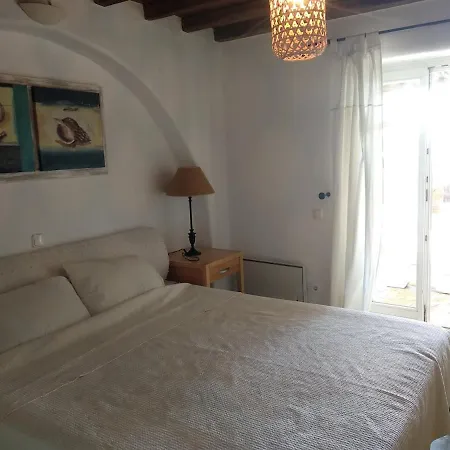 Blue Island Maisonette With Sharing Pool