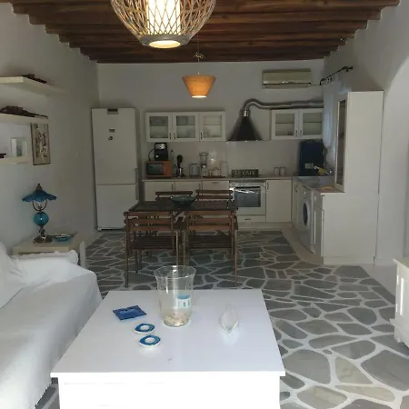 Blue Island Maisonette With Sharing Pool Holiday home