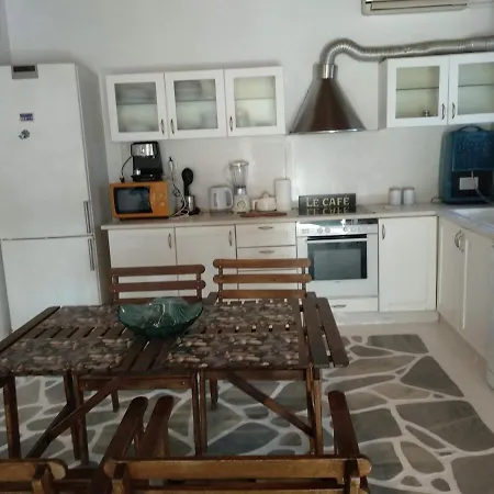 Blue Island Maisonette With Sharing Pool *
